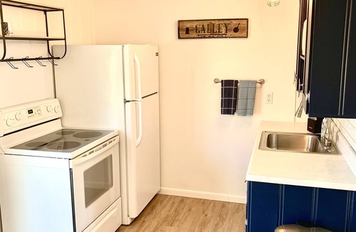 Kimberling City Cabin | Private Hot Tub and Fire Pit with views of Table Rock Lake! Cozy and Quiet Cabin