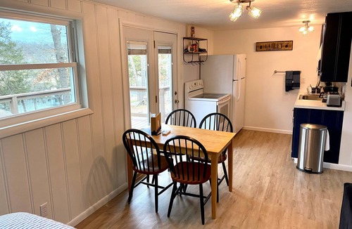 Kimberling City Cabin | Private Hot Tub and Fire Pit with views of Table Rock Lake! Cozy and Quiet Cabin