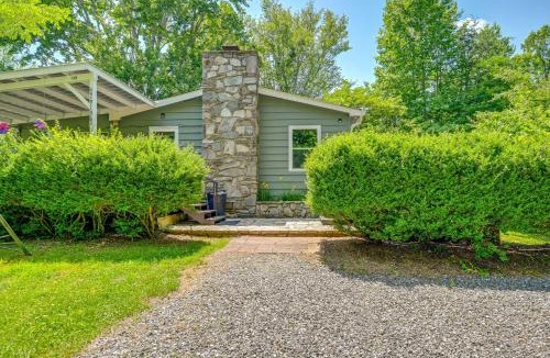 Qualla House | Private Hot Tub and Covered Deck Cozy Whittier Gem
