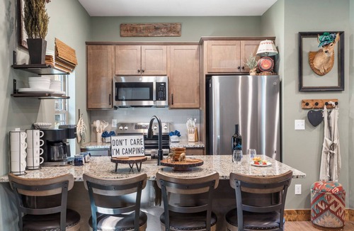 Branson Cabin | Private Hot Tub Cabin Near Table Rock Lake with Firepit, Free Tickets & Community Experiences