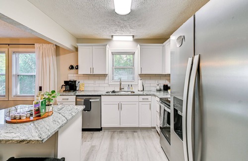 Terry Sanford Cottage | Private Hot Tub & Cold Plunge: Fayetteville Gem!