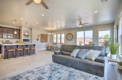 Sienna Hills House | Private Hot Tub & Community Pool: Washington Home!
