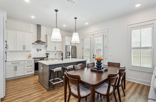 Ono Island House | Private Hot Tub| Community Pool| Boat Docks| Perdido Beaches| Yard Games| Close to NAS| Free Golf