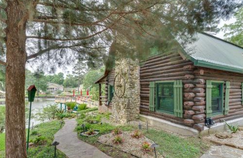 Onalaska House | Private Hot Tub & Dock! Lakefront Log Cabin Oasis