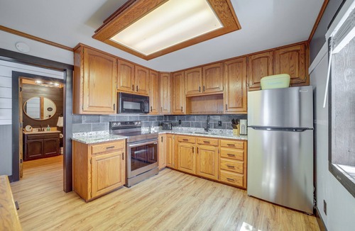 Grove House | Private Hot Tub & Dock: Lakefront Grove Retreat!
