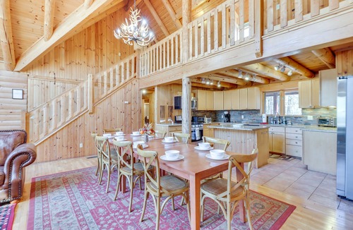 Briar Crest Woods Cabin | Private Hot Tub & Fire Pit: Log Cabin in Blakeslee