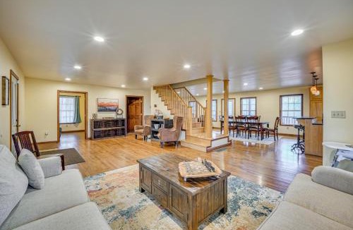 McArthur House | Private Hot Tub & Games Galore! Hamden Family Home