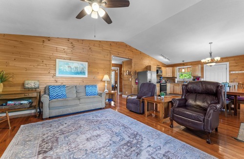 Branson Cabin | Private Hot Tub! Kayaks. Serene Lakefront. Pool.