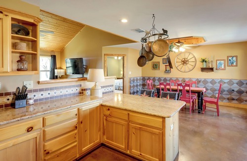 Baird House | Private Hot Tub & Pickleball Court: Baird Home!