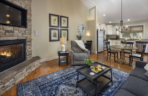 Skyland Cottage | Private Hot Tub, Quiet Setting, Spotlessly Clean Cottage