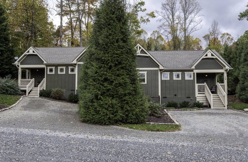 Skyland Cottage | Private Hot Tub, Quiet Setting, Spotlessly Clean Cottage