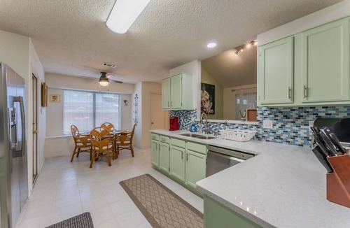 South Arlington House | Private Hot Tub, Stone Floors, Tall Fenced Yard, Fire Pit, & BBQ Grill