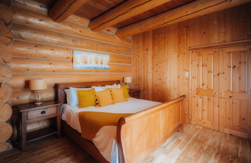 Fiddler Lake Resort House | Private Hot Tub | Sauna | Vatten