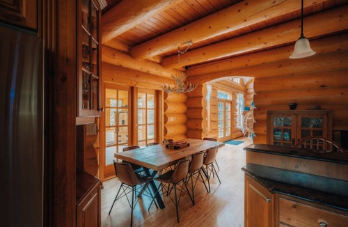 Fiddler Lake Resort House | Private Hot Tub | Sauna | Vatten