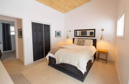 Northern Bruce Peninsula Cottage | PRIVATE HOT TUB steps from beach and trail!