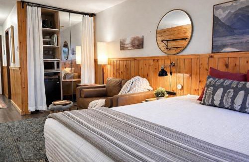 Granby Hotel | Private Hotel-Style Studio With Resort Amenities