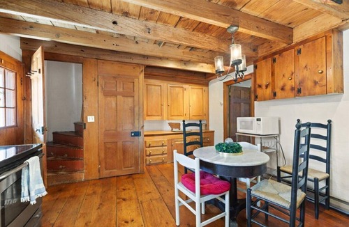 New Hope Cottage | Private House in Bucks County Holiday Getaway Near the Heart of New Hope