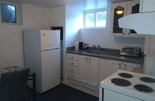 Ottawa Division House | Private House in Center of Ottawa with 5 parking close to Ottawa airport