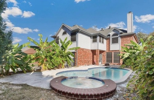 Plano House | Private House in Plano with Pool