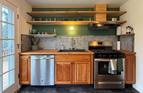 SeaTac House | Private house on a spacious lot