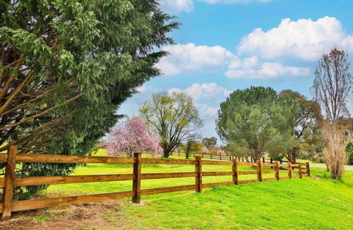 Robin Hill House | Private House - Pool, Games and Fire Pit Bathurst