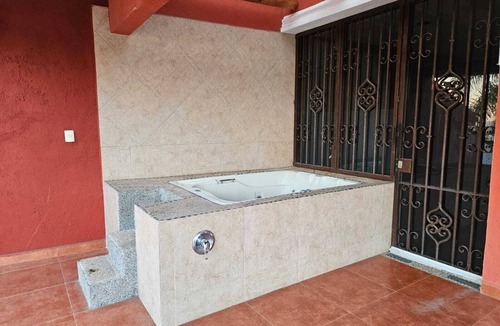 Burgos Bugambilias House | Private house with pool