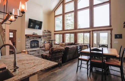 New Meadows House | Private Idaho Cabin-Skiing, Snowmobiling & Trails