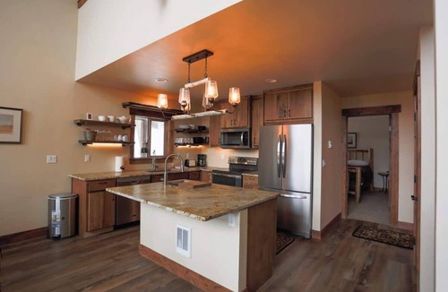 New Meadows House | Private Idaho Cabin-Skiing, Snowmobiling & Trails