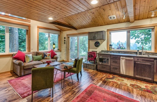 Bellingham House | Private Interurban Trail Access-Chuckanut-Fairhaven-Larrabee-Bow Edison