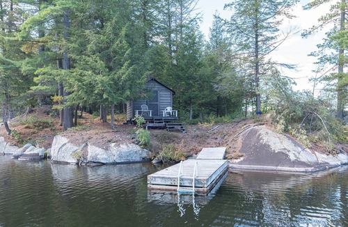 Broadbent Cottage | Private Island Cottage Paradise