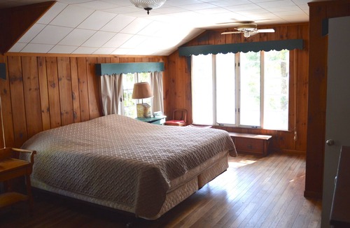 Poultney House | Private Island Getaway!