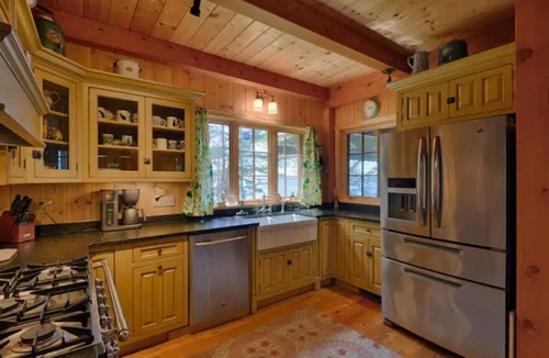 Brier Hill House | Private Island Retreat w/views of Singer Castle