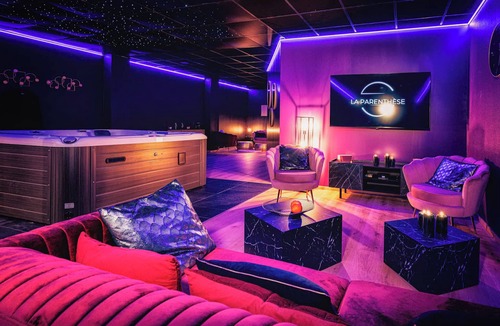 Cognac House | Private Jacuzzi high-end home