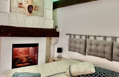 Saint-Nexans Bed & Breakfast | Private Jacuzzi Sauna Suite at Villa Del Castagnol