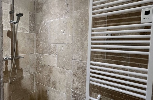 Saint-Nexans Bed & Breakfast | Private Jacuzzi Sauna Suite at Villa Del Castagnol