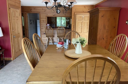 Novar Cottage | Private kid-friendly lakefront cottage with a beach. Perfect for families!