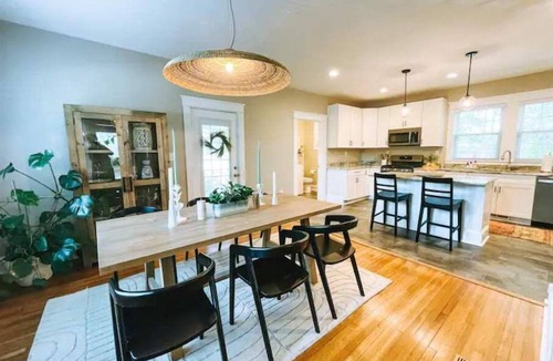 Kilmarnock House | Private Kilmarnock Home: Walk to Dining + Minutes to Wedding Venues & Wineries