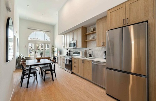 San Bernardino County Apartment | Private King 1B1B Oasis｜Pool & Spa Amenities
