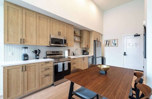 San Bernardino County Apartment | Private King 1B1B Oasis｜Pool & Spa Amenities