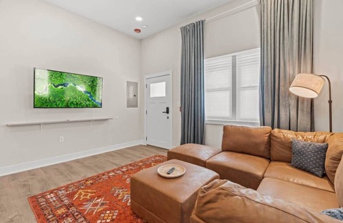 West Conshohocken Apartment | Private | King Bed | Free Parking | High Ceilings