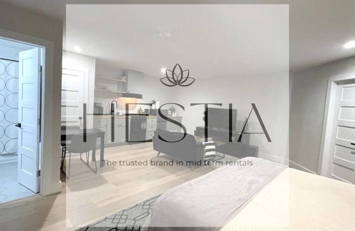 Spicewood At Bullcreek House | Private King Studio | Near Domain & Apple