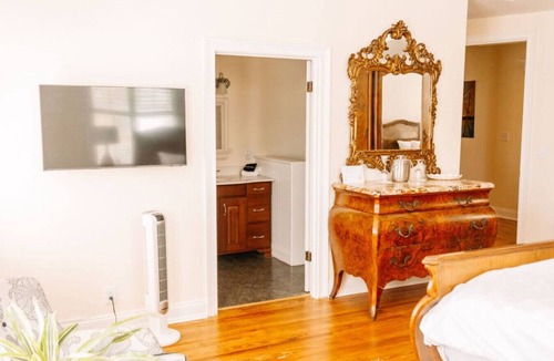 Edenton Bed & Breakfast | Private King Suite 2nd Floor Boutique Edenton Bed & Breakfast