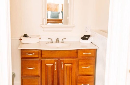 Edenton Bed & Breakfast | Private King Suite 2nd Floor Boutique Edenton Bed & Breakfast