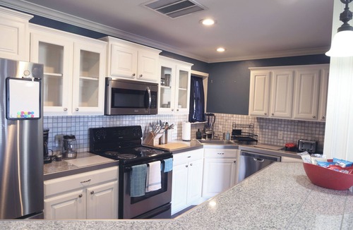 Fort Worth House | Private King Suite on Gated 4.5 Acres, Full Kitchen & Laundry, Quiet Fort Worth