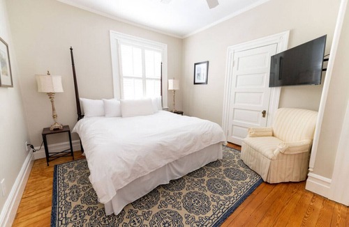 Edenton Bed & Breakfast | Private King Suite with Soaking Tub Downtown historic Edenton Bed & Breakfast