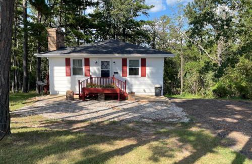 Grubville House | Private Lake Farm Retreat - 5 Homes - 1hr from STL