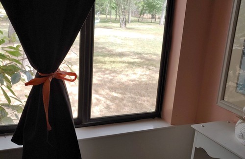 Loomis House | Private Lake, Farm Stay, 100 acres Granite Bay
