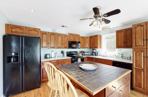 Freedom House | Private Lake Front