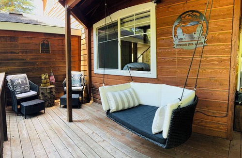 Glencoe House | Private Lake Hot Tub BBQ AC GEN Modern Comforts!