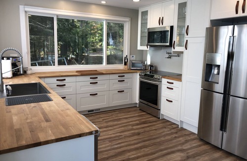 Hartford House | Private Lake House, Firepit & Amazing Sunset Views